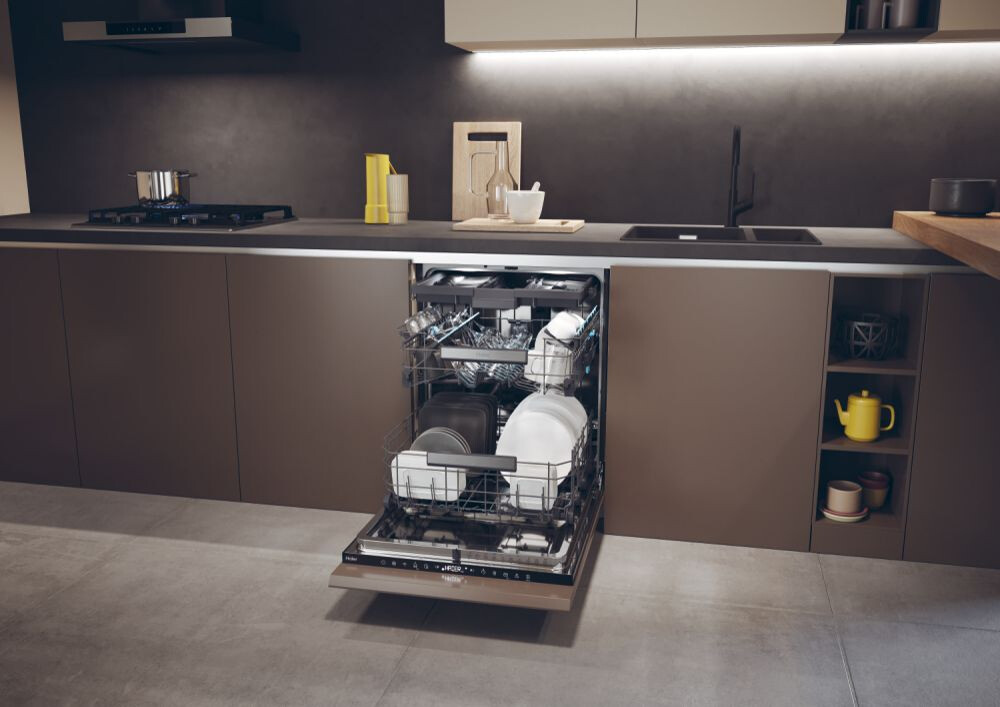 Produs expus showroom - Mașina de spălat vase Haier XS 6B0S3FSB Washlens Plus, 16 seturi, 10 programe de baza + Wifi, clasa B