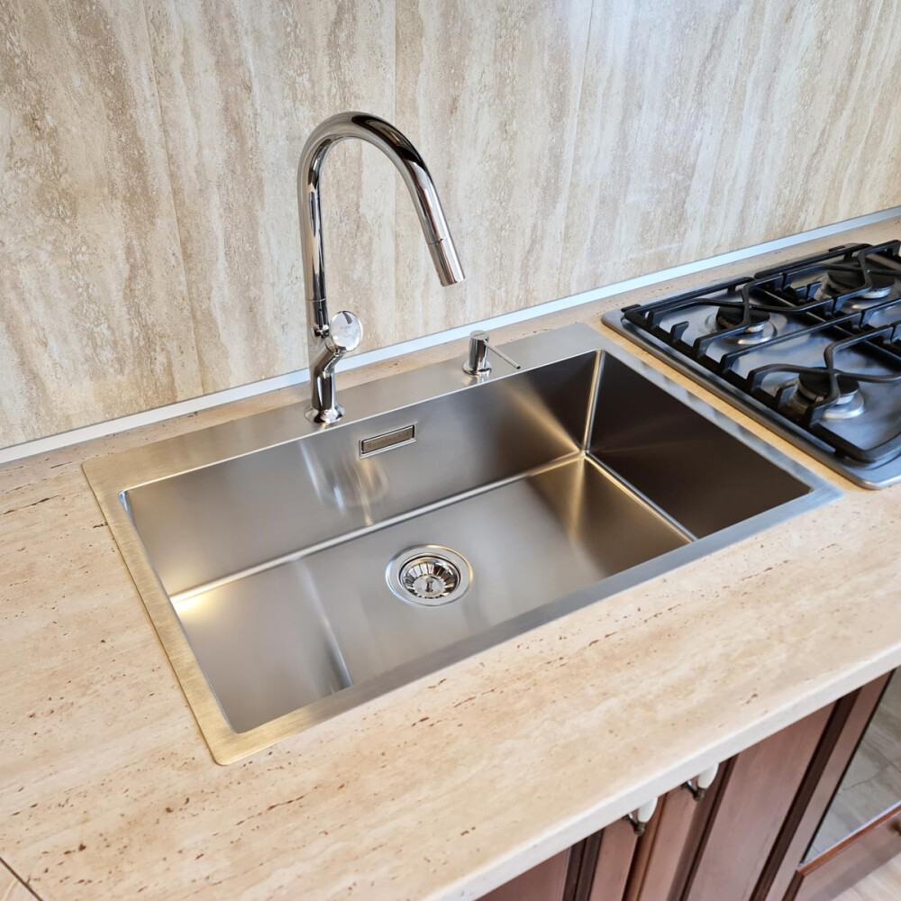 Chiuveta bucatarie inox CookingAid Box Lux 76 cu montaj pe/sub blat + baterie CookingAid Parmix Chrome + dozator detergent