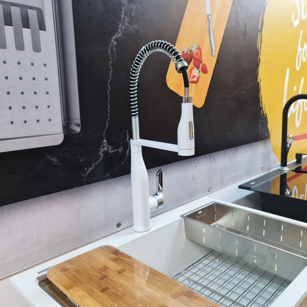 Baterie CookingAid NEO Spring White Chrome cu cap flexibil detasabil + buton interschimbabil jet/dus si finisaj Cromat/Alb