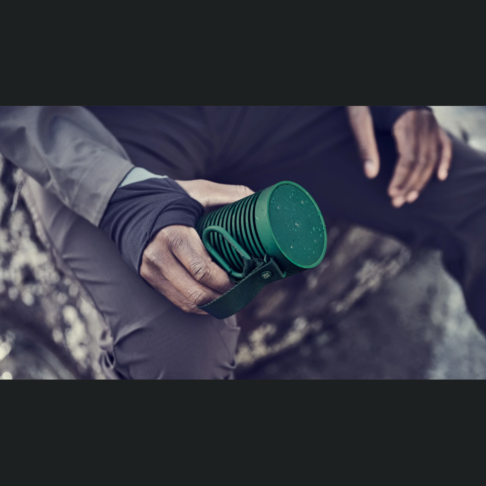 Boxa de exterior rezistenta la apa Bang & Olufsen Beosound Explore, Navy