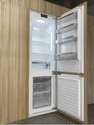 Combina frigorifica incorporabila Pando PFBI, NoFrost, 243 l