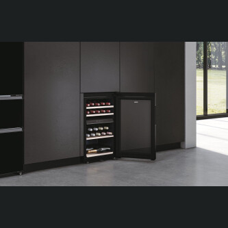 Racitoare de vinuri Wine Bank Haier HWS42GDAU1 50 Seria 7 Freestanding, 2 zone, 42 sticle, Iluminare LED, Clasa G, L x A x I (mm) 497x585x820