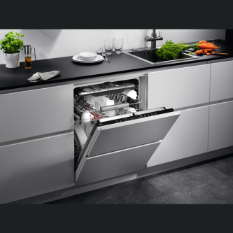 Masina de spalat vase complet incorporabila AEG, FSK93718P, Sprayzone, 15 seturi, 60cm, D